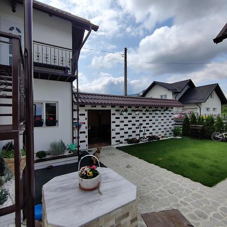 Vizuina Lupului Hotel Gura Humorului Ngoại thất bức ảnh